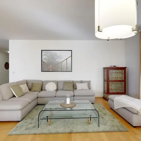 3min2centre - 2 Bedroom Garage, View Apartment Bratislava