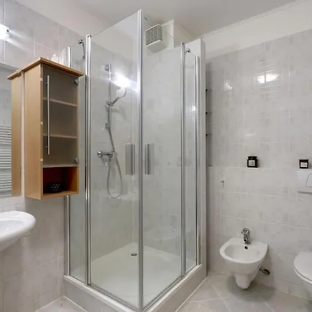 3min2centre - 2 Bedroom Garage, View Bratislava