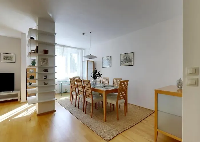 3min2centre - 2 Bedroom Garage, View Apartment *