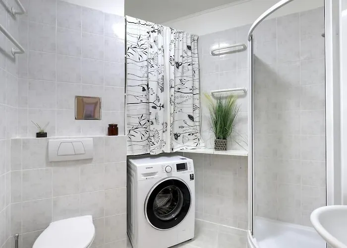 3min2centre - 2 Bedroom Garage, View